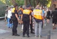 Largas colas para realizar la prueba PCR en Sant Boi