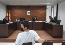 Detenido en Sant Boi ‘el estafador del amor’ por presunta estafa a través de aplicaciones de citas Albert Cavallé, el 'estafador del amor', durante un juicio