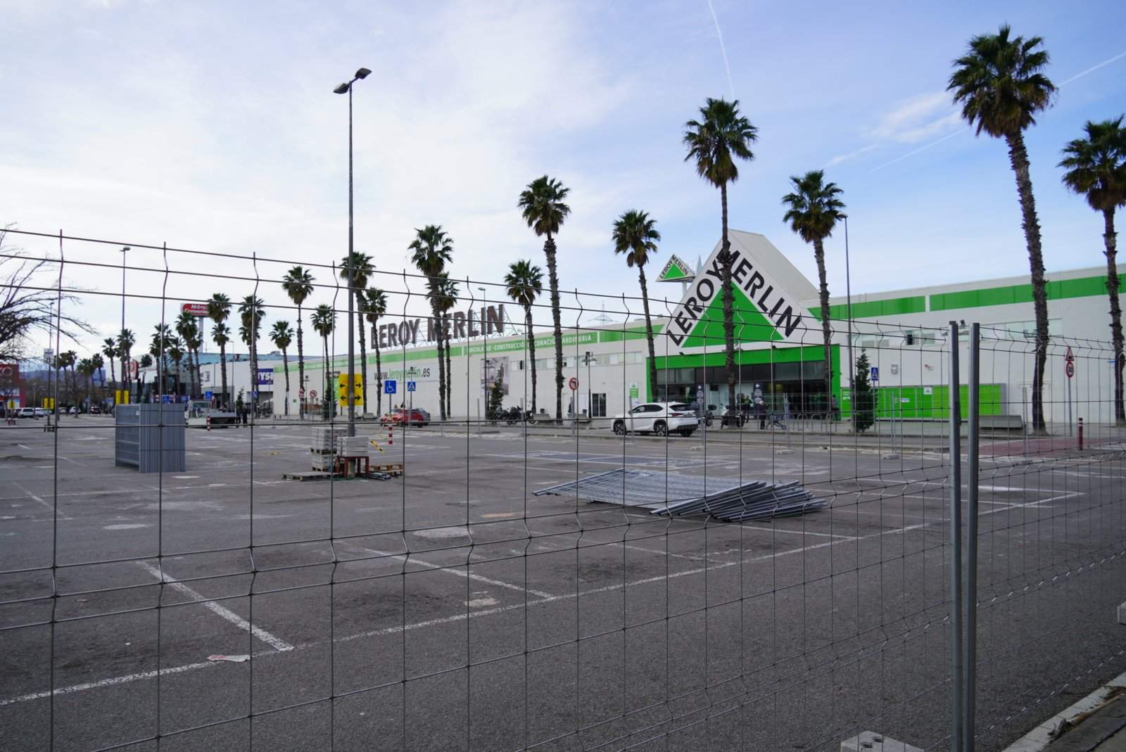 Las obras se han iniciado recientemente en torno al Centro Comercial