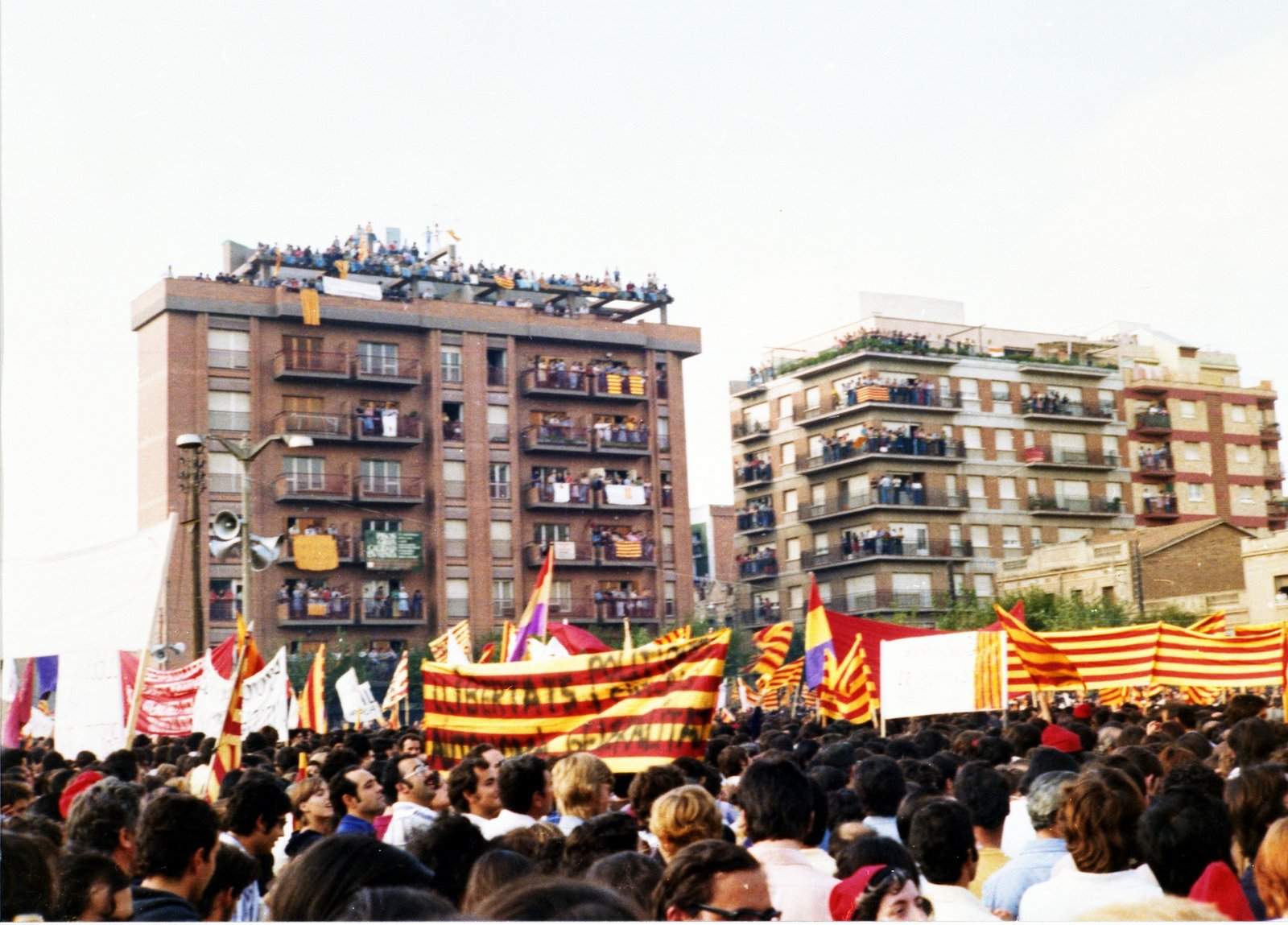Gran pasacalle popular para celebrar 50 años de la Diada del 76