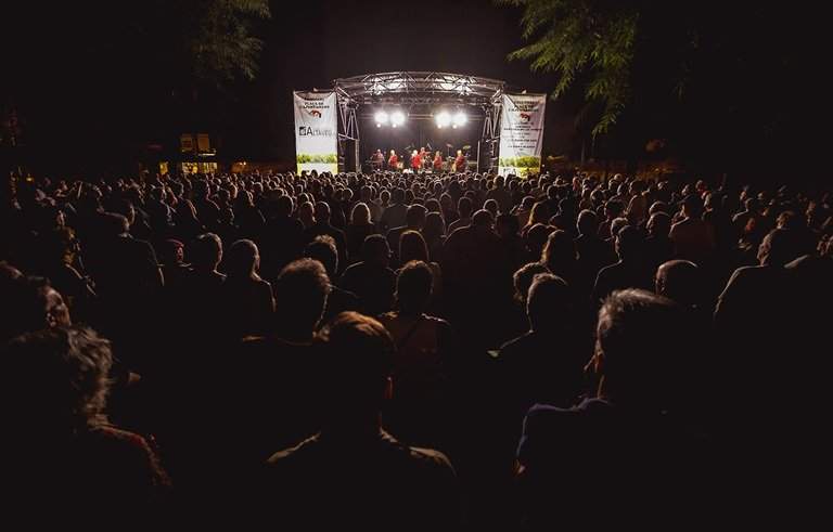 La Plaza del Ayuntamiento durante uno de los conciertos del Altaveu
